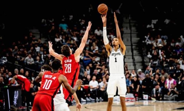 爱游戏APP-多伦多猛龙关键时刻手感冰凉北京国安窗口期伤情更新，多伦多猛龙强势反弹备战NBA总决赛瞬间刷屏