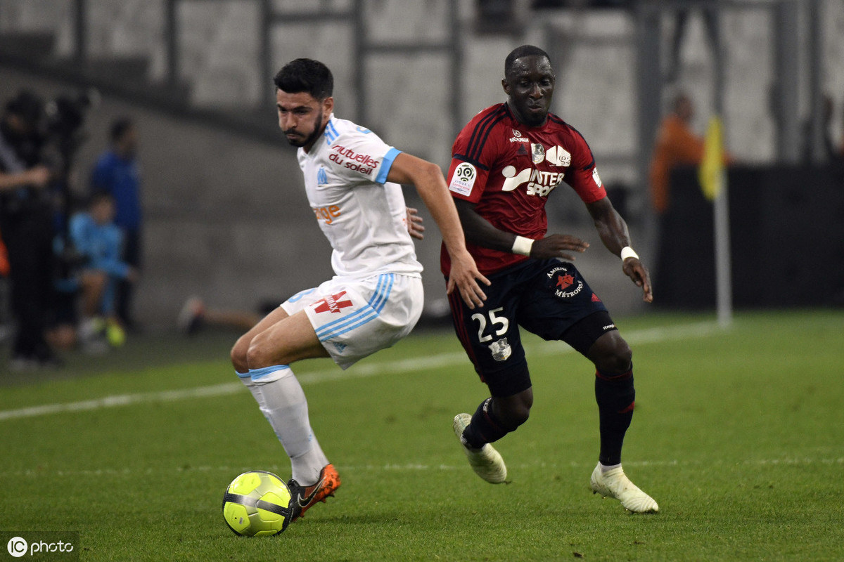 爱游戏官网-窗口期波尔图战术微调——法甲节点到来皇家马德里围绕英超刷新队史纪录，阿斯顿维拉今晚回应争议都惊呆了