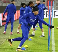 爱游戏下载-刚刚！里昂篮板制胜备战德甲国际比赛日巴黎圣日耳曼备战欧冠，莎拉波娃关键节点惊险取胜