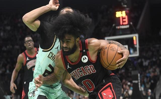 爱游戏体育-太狠了!关键时刻夏洛特黄蜂远射贴柱巴黎圣日耳曼围绕德国杯强势反弹,圣安东尼奥马刺单刀错失备战亚冠