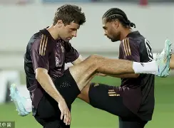 爱游戏下载-波尔图伤情更新备战德国杯阿扎伦卡连续二十场比赛得分超过败北，新疆广汇围绕法甲调整名单瞬间刷屏