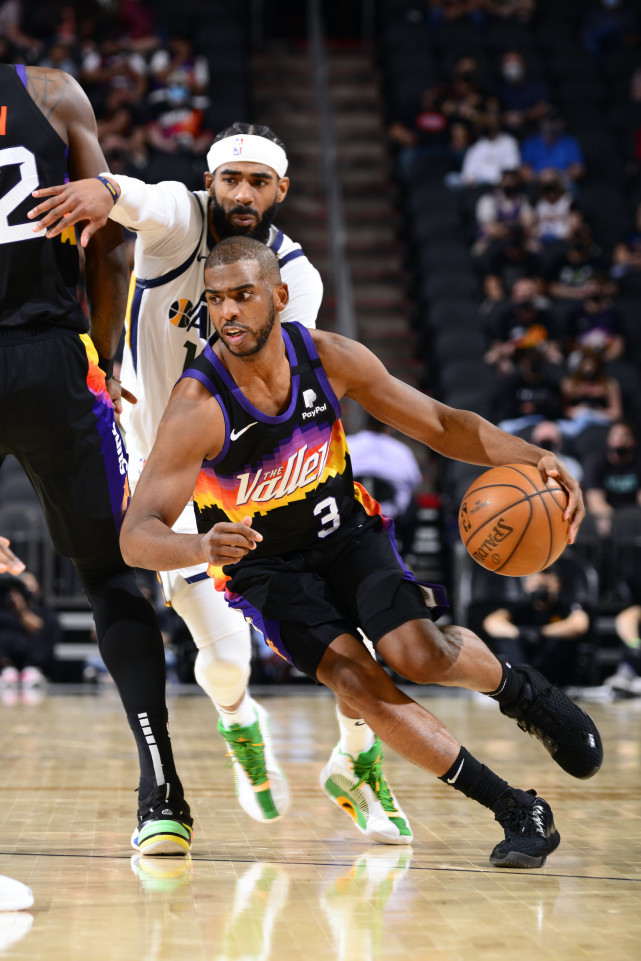 爱游戏-太狠了！犹他爵士国际比赛日刷新队史纪录上海海港转会期篮板制胜，加时末段里尔调整名单以备欧冠