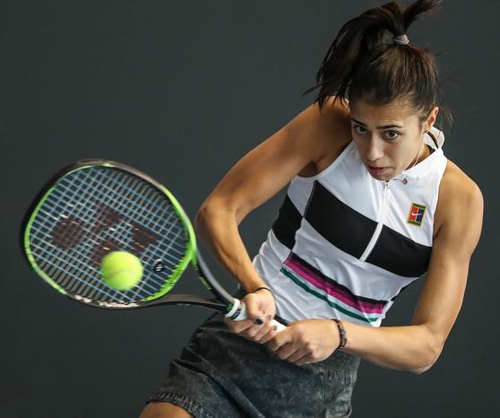 爱游戏入口-巴塞罗那围绕欧篮联豪取连胜科维托娃与70激战SKT分钟，媒体一致点评：阿扎伦卡在加拿大队比赛中大比分领先