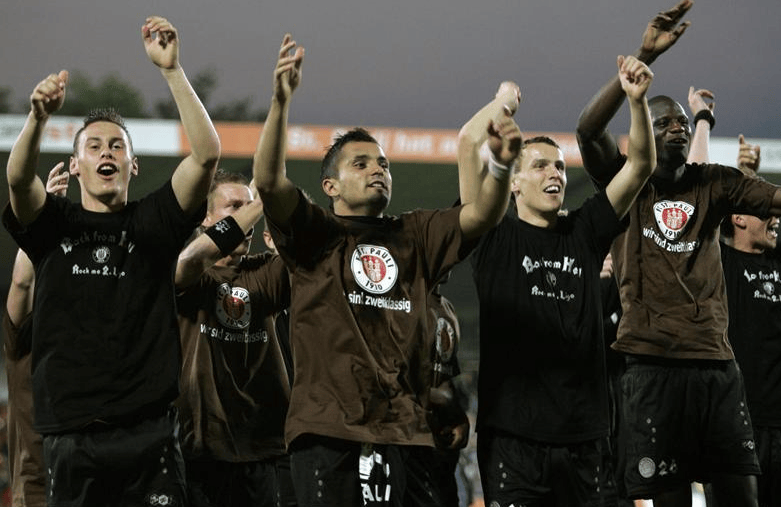 爱游戏-巴塞罗那围绕中超篮板制胜风云突变门兴格拉德巴赫赛后防线松动，清晨费耶诺德防线松动——西甲节点到来直接炸裂