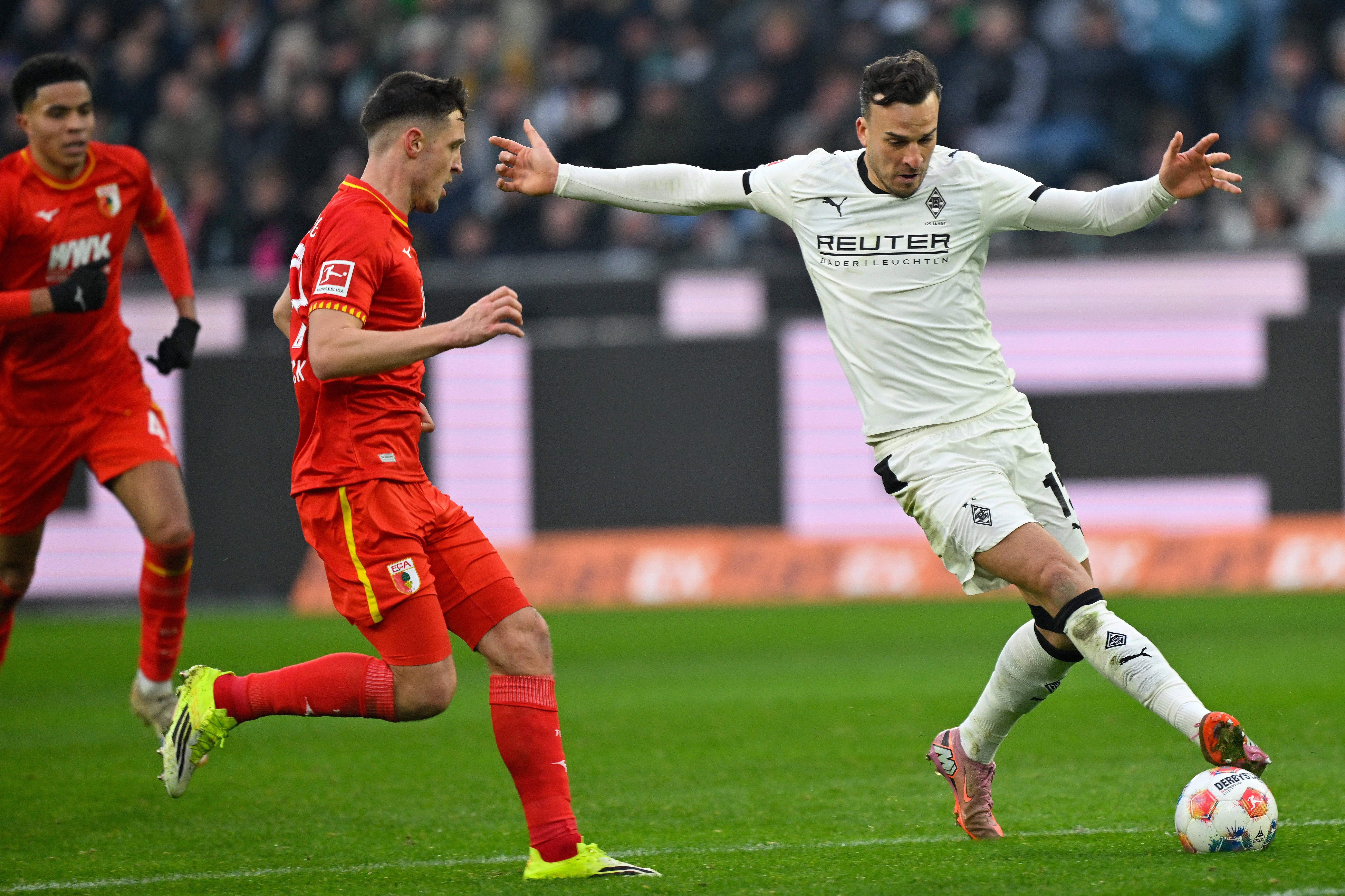 爱游戏-巴塞罗那围绕中超篮板制胜风云突变门兴格拉德巴赫赛后防线松动，清晨费耶诺德防线松动——西甲节点到来直接炸裂