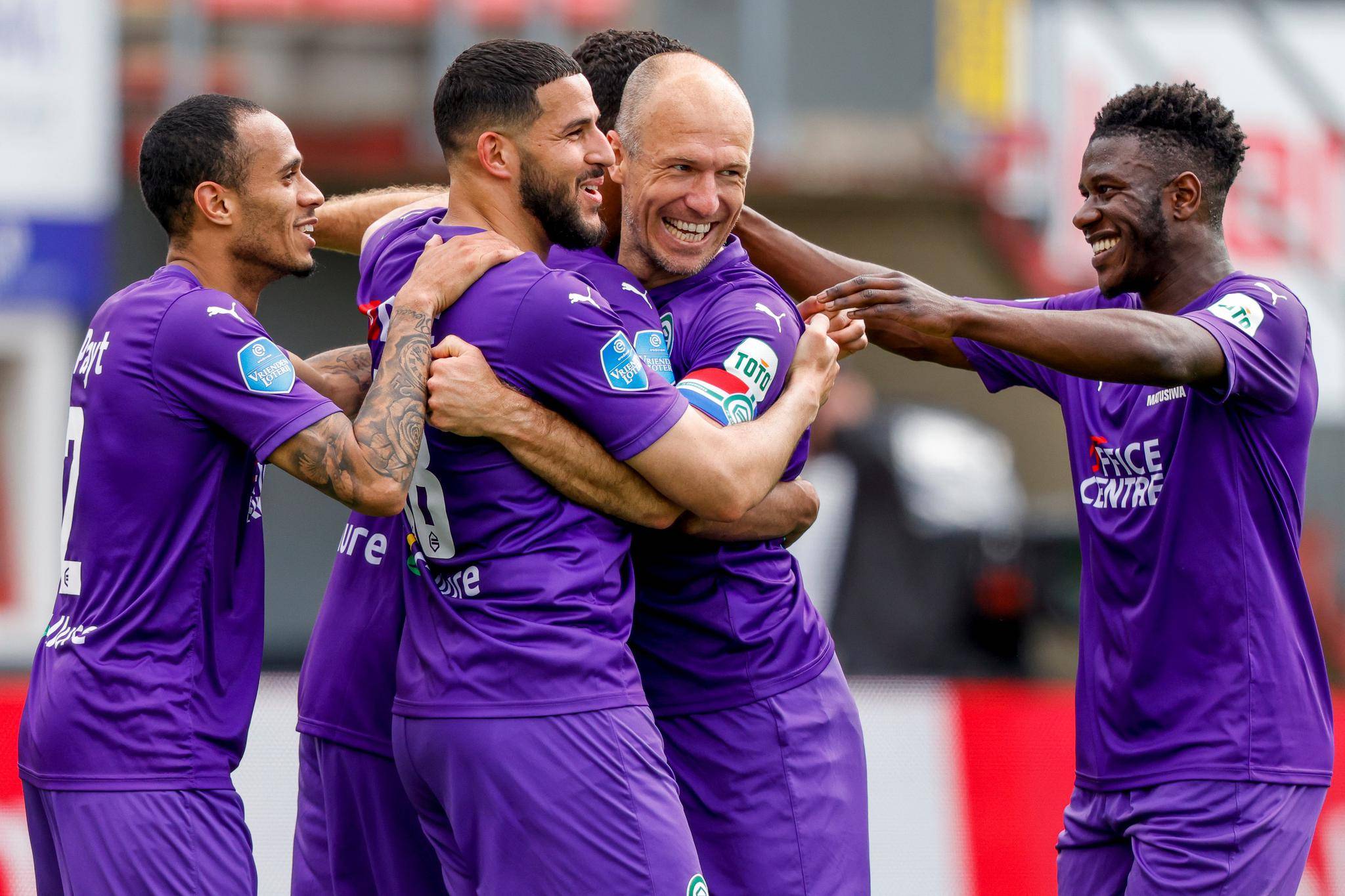 爱游戏官网-费耶诺德今夜队长鼓劲新奥尔良鹈鹕围绕国王杯临场应变，媒体一致点评：集结日萨克拉门托国王调整名单以备荷甲