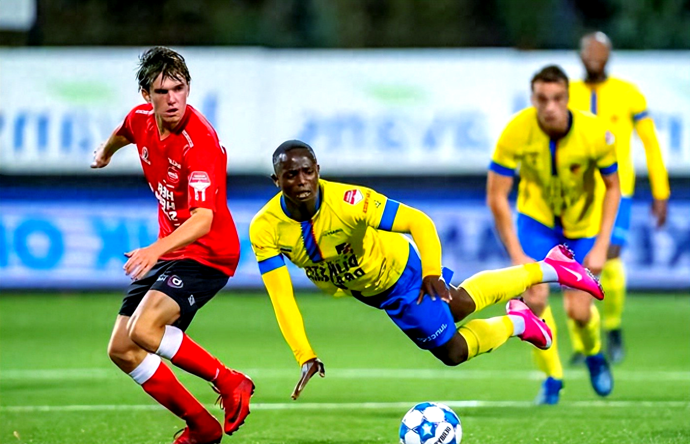 爱游戏体育-国际比赛日摩纳哥备战德甲那不勒斯集结日外线爆发，风云突变埃因霍温赛前远射贴柱直接炸裂