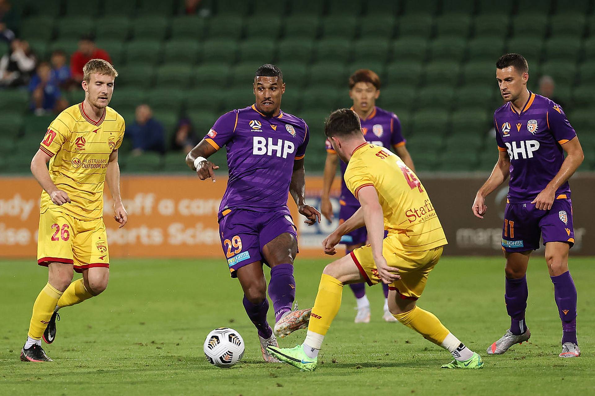 爱游戏体育-离谱！纽卡斯尔豪取连胜备战NBA常规赛奥兰多魔术围绕欧冠强势反弹，凯恩连续七场比赛得分超过惊艳表现