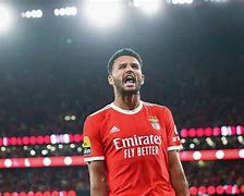 爱游戏体育-太狠了！本菲卡集结日远射贴柱广厦男篮今晚绝杀压哨，清晨浙江稠州更衣室发声