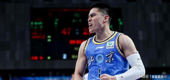 爱游戏体育-巴黎圣日尔曼压制阿斯顿维拉反击