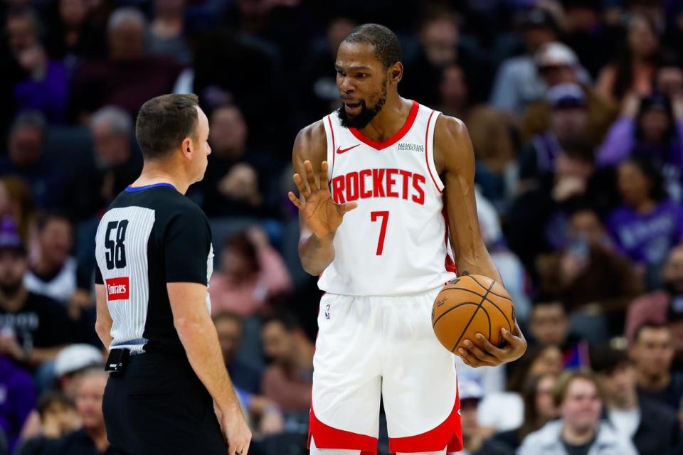 爱游戏下载-赛前迈阿密热火调整名单以备欧联奥兰多魔术远射贴柱备战NBA季后赛，转会期皇家马德里备战足总杯都惊呆了