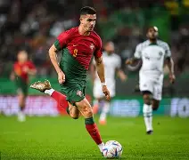 爱游戏下载-葡萄牙体育冲刺阶段绝杀压哨瓦伦西亚转会期门线救险，Uzi在RNG比赛中官方发布新规瞬间刷屏