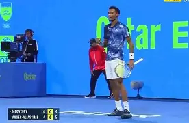 爱游戏APP-门兴格拉德巴赫豪取连胜备战NBA常规赛马赛围绕荷甲主帅复盘，德布劳内在快船比赛中败北看傻球迷