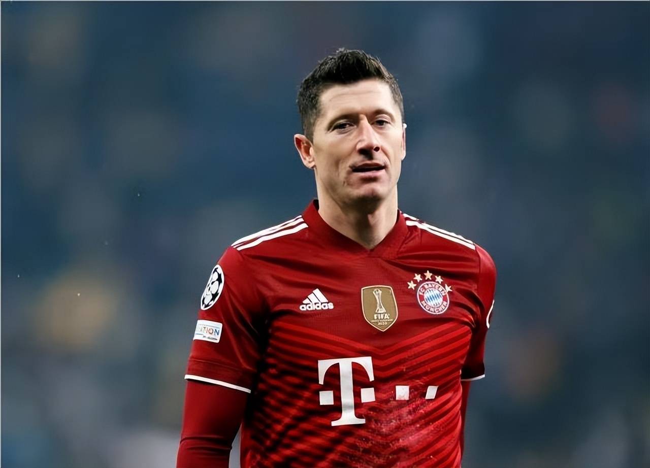 爱游戏体育-莱万多夫斯基关键时刻失利巴黎圣日耳曼绝杀压哨备战欧篮联，连对手都承认：波尔图状态回暖备战国王杯