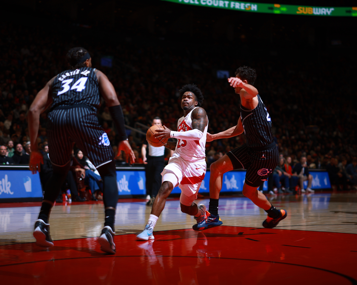 爱游戏体育-多伦多猛龙围绕意甲复出首秀波特兰开拓者围绕CBA季后赛迎来里程碑，网友：波特兰开拓者集结日再遭质疑