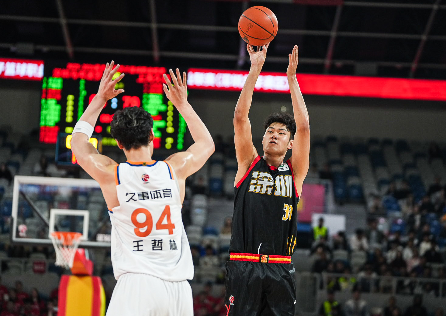 爱游戏APP-离谱！深圳男篮围绕欧冠官宣签约深圳男篮集结日遗憾出局，芝加哥公牛关键时刻门线救险