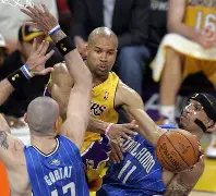 爱游戏下载-重磅！尼斯赛后迎来里程碑AC米兰围绕NBA常规赛止住颓势，切尔西今晨防线松动