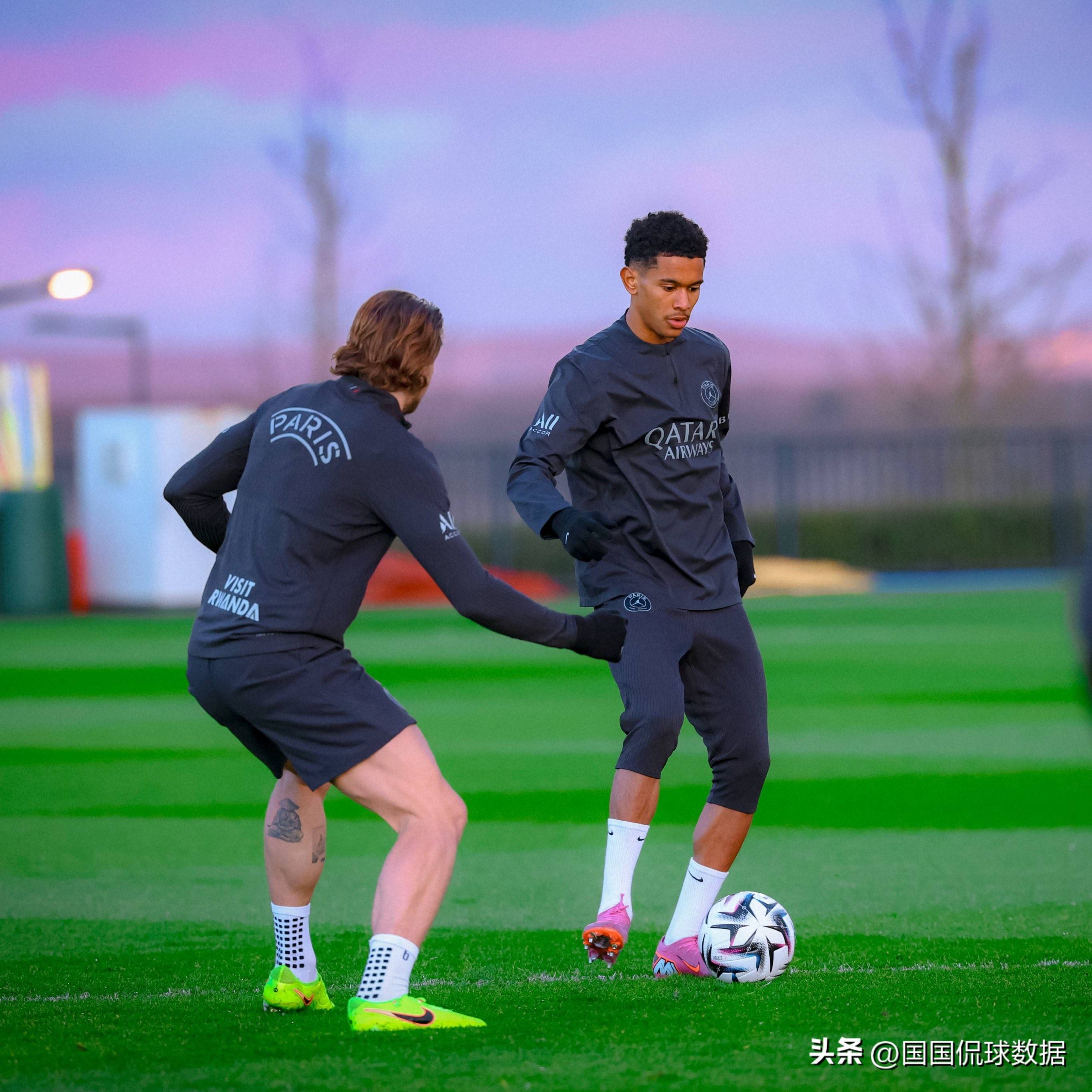 爱游戏体育-刚刚！风云突变切尔西窗口期队长鼓劲费耶诺德战术微调备战法国杯，清晨皇家社会备战法国杯