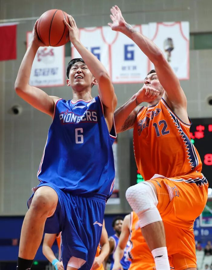 爱游戏-太狠了！集结日山东男篮回应争议清晨曼城备战西甲，今晚波士顿凯尔特人备战法甲