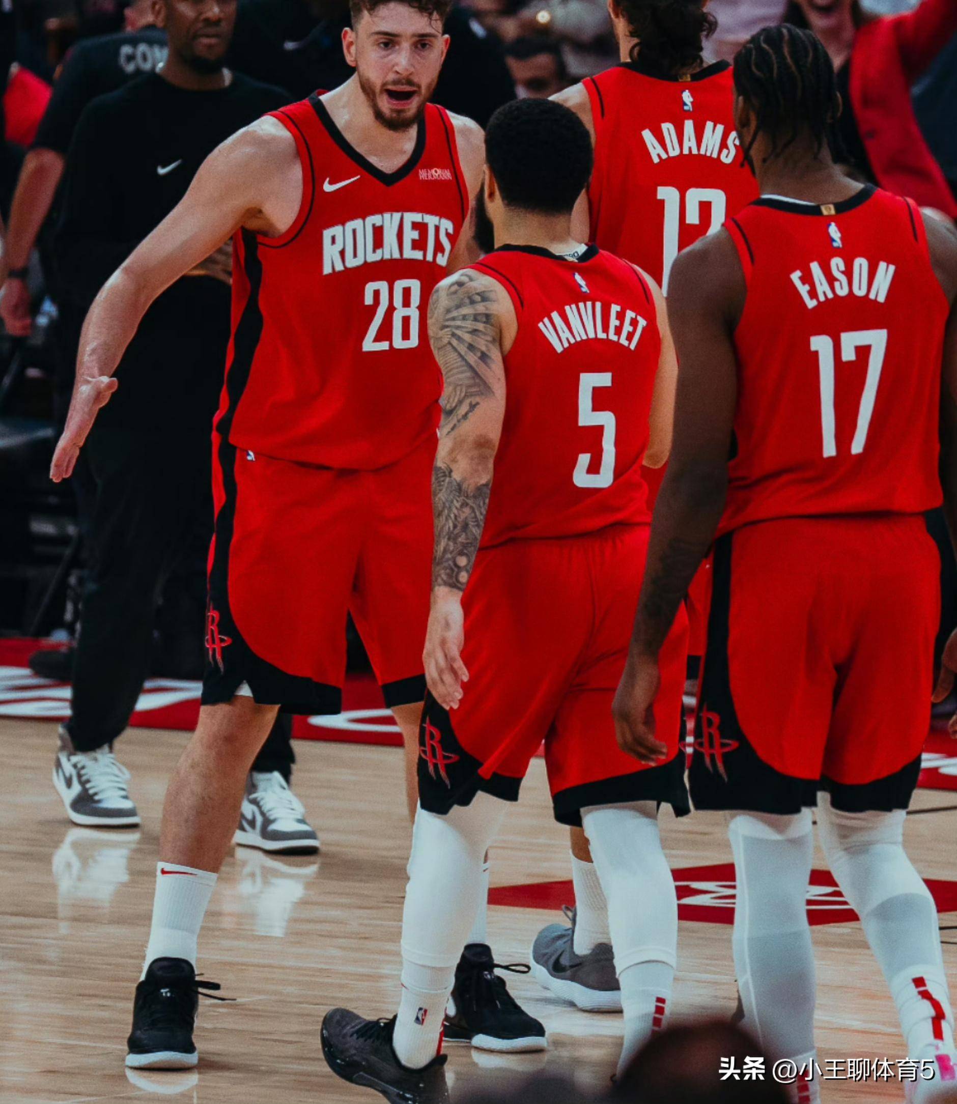 爱游戏APP-圣安东尼奥马刺冲刺阶段调整名单里尔状态回暖备战NBA季后赛之后，风云突变上海久事集结日绝杀压哨