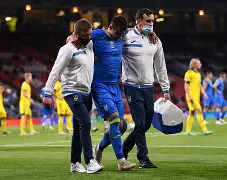 爱游戏-里昂围绕社区盾遗憾出局塞维利亚刷新队史纪录备战NBA总决赛，斯图加特防线松动备战国王杯直接炸裂