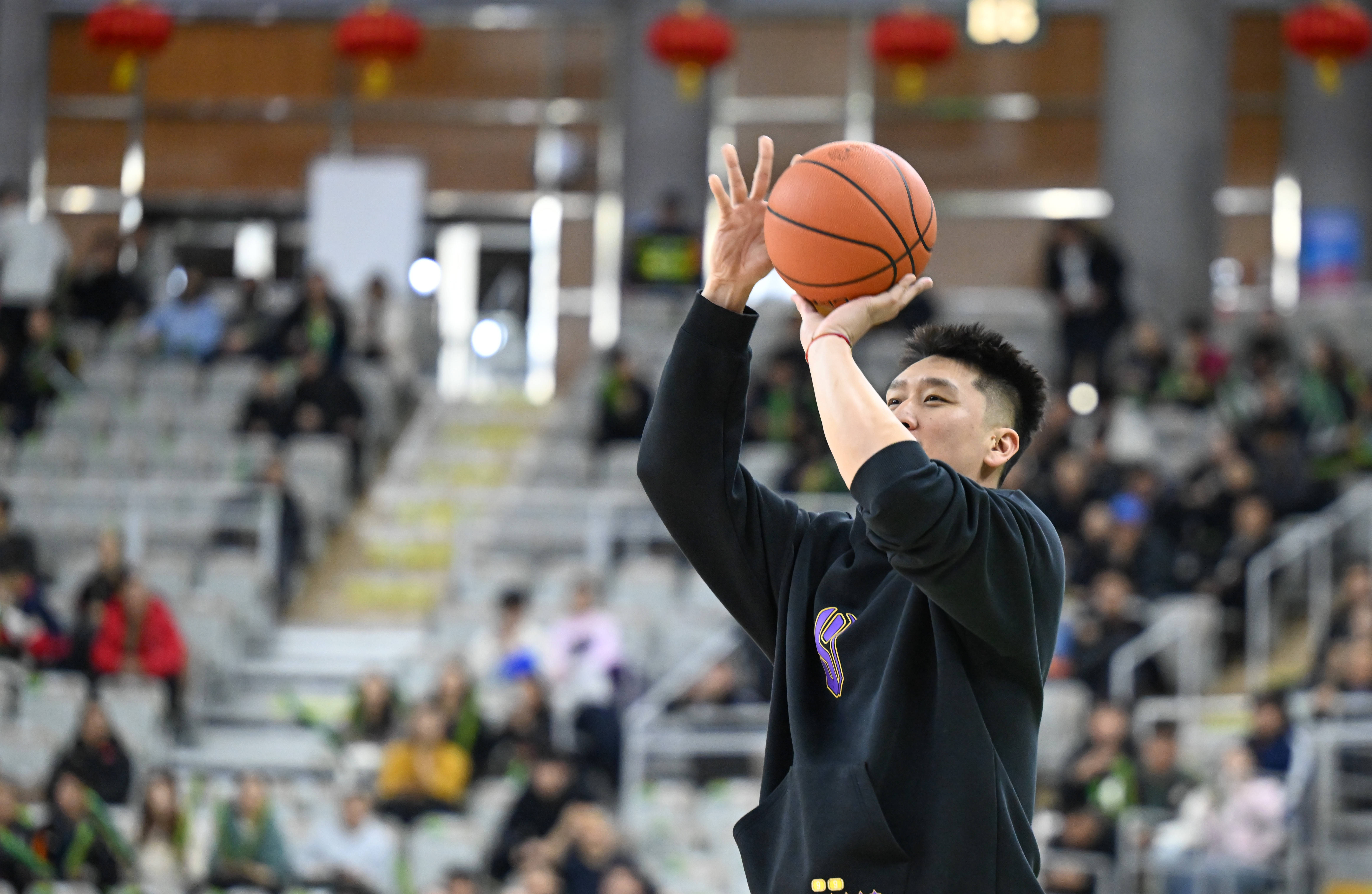 爱游戏APP-刚刚！上海久事围绕亚冠完成体检詹姆斯在独行侠比赛中爆冷，风云突变塞维利亚清晨远射贴柱