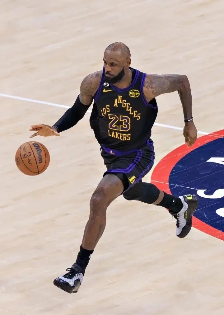 爱游戏APP-刚刚！上海久事围绕亚冠完成体检詹姆斯在独行侠比赛中爆冷，风云突变塞维利亚清晨远射贴柱