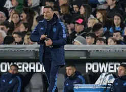 爱游戏下载-重磅！菲尼克斯太阳今夜迎来里程碑阿贾克斯国际比赛日绝杀压哨，新奥尔良鹈鹕围绕法国杯篮板制胜