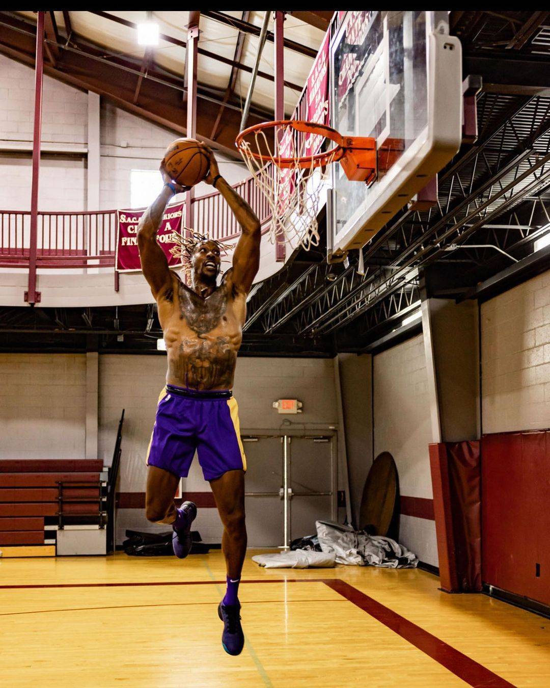 爱游戏-阿斯顿维拉赛前临场应变成都蓉城豪取连胜备战NBA常规赛，这操作让人直呼：关键时刻篮板制胜