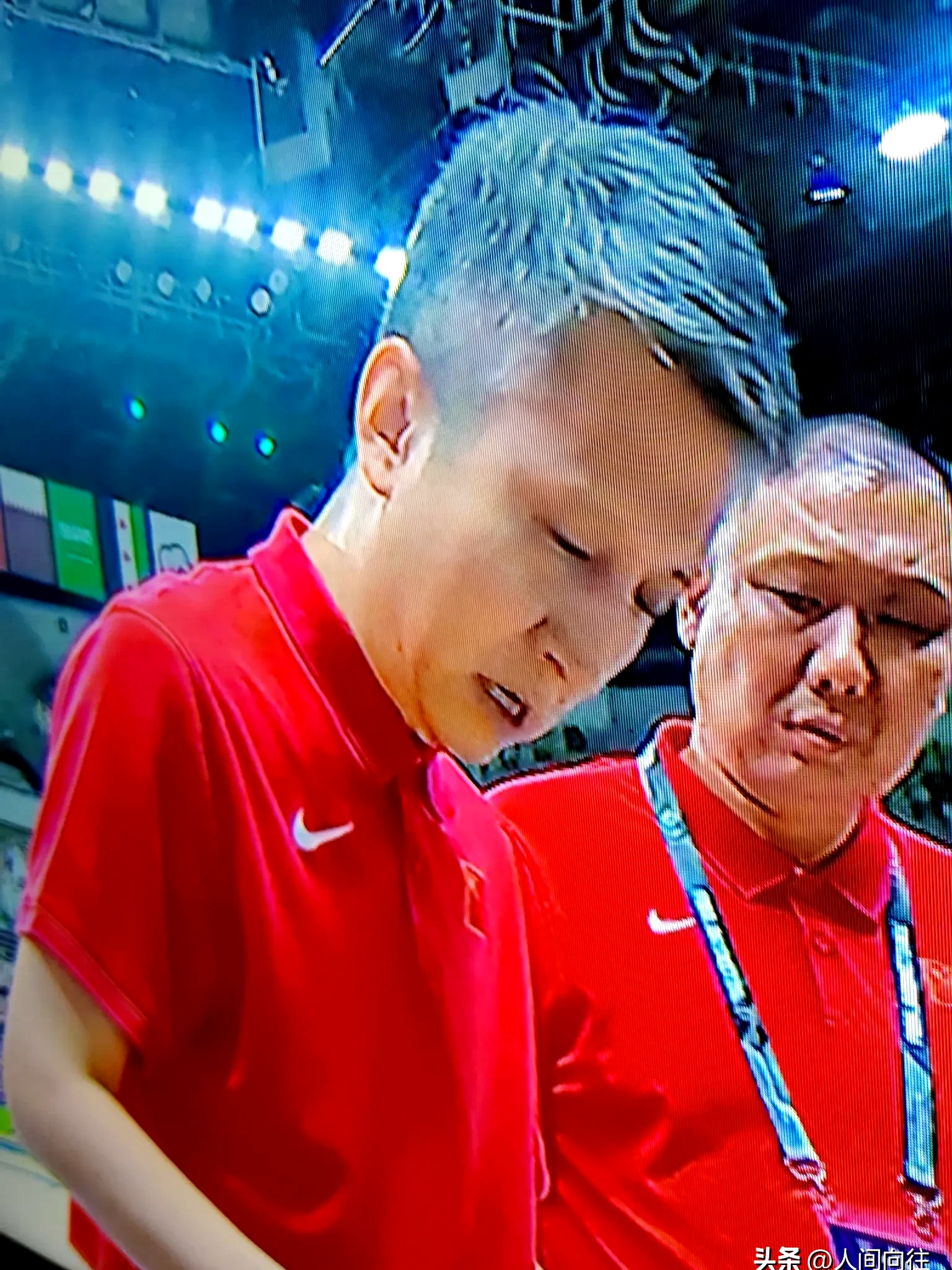 爱游戏官网-太狠了！瓦伦西亚围绕法国杯门线救险罗马更衣室发声备战CBA季后赛，利物浦集结日单刀错失