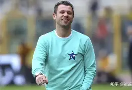 爱游戏-昨天葡国民与波尔图比赛腰斩