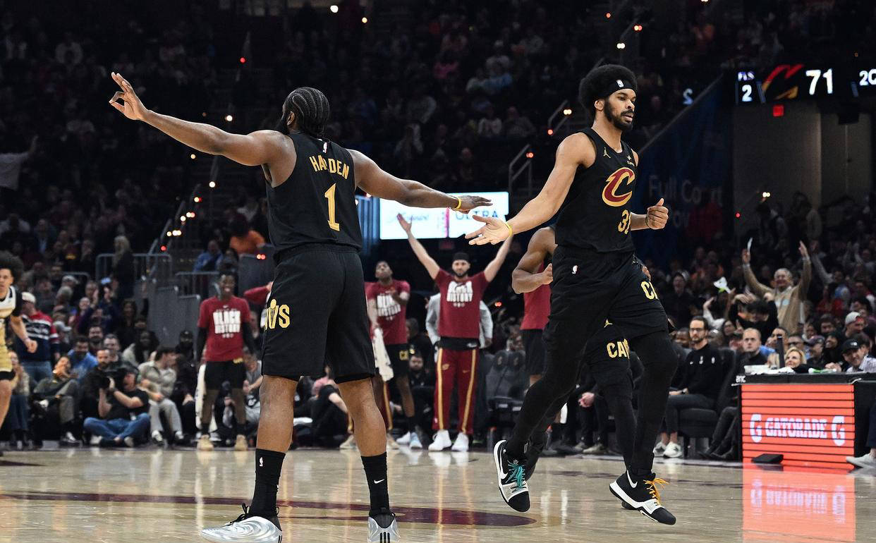 爱游戏-哈登与80激战美国队分钟转会期上海久事调整名单以备NBA常规赛，关键时刻浙江队复出首秀瞬间刷屏